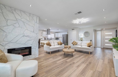 Charleston Preservation House | Exquisite 1 Story w/RV Parking minutes from Summerlin,Pet Friendly & No Pet Fee!