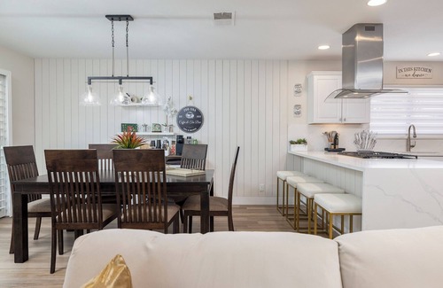 Charleston Preservation House | Exquisite 1 Story w/RV Parking minutes from Summerlin,Pet Friendly & No Pet Fee!