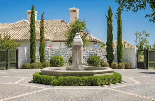 Marbella Villa | Exquisite 6 Beds Luxury Villa in Marbella