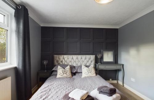 Hessle Apartment | Exquisite Bungalow