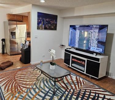 Des Plaines House | Exquisite Haven