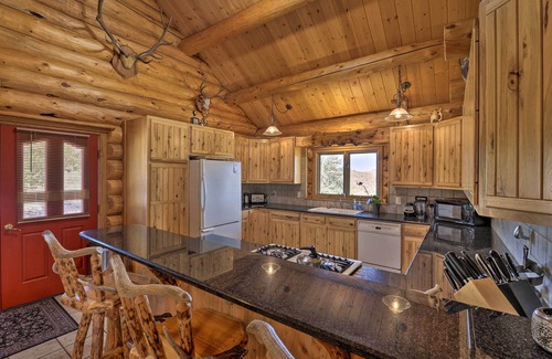 Lander Cabin | Exquisite Log Home with Lander Valley Views!