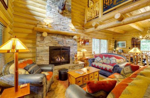 McCall House | Exquisite McCall Log Cabin - Walk to Payette Lake!