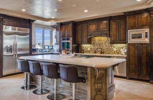 South Redondo Condo | Exquisite ocean front home. Fantastic location