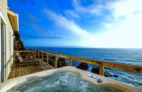 Shelter Cove Apartment | Exquisite Oceanview! by OceanviewHotTubs Oceanfront! Shelter Cove, CA Tesla EV station