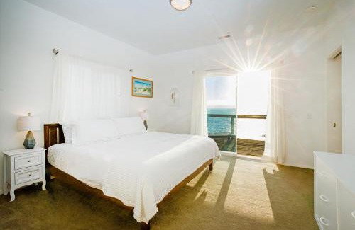 Shelter Cove Apartment | Exquisite Oceanview! by OceanviewHotTubs Oceanfront! Shelter Cove, CA Tesla EV station