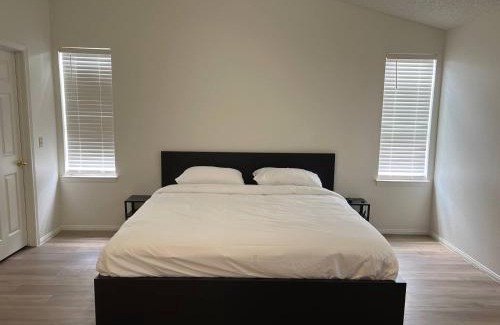 Las Vegas House | Extended Stay 3 Or 4 Beds Cozy Smart Home Living
