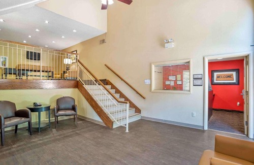 Crestline Heights Hotel | Extended Stay America Select Suites - Birmingham - Inverness