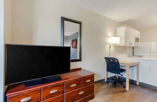 Germantown Hotel | Extended Stay America Suites Washington DC Germantown Milest