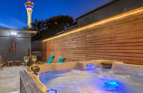 Beverly Green House | Extended Stay: DT Vegas Stunning Strip Views!
