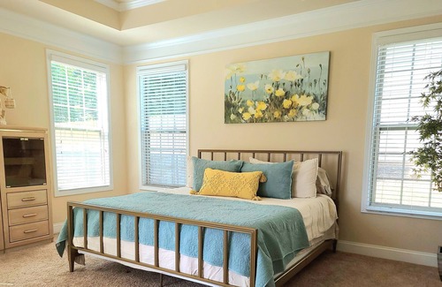 Duncan House | Extended Stay Executive Rental ready for you Centrally located