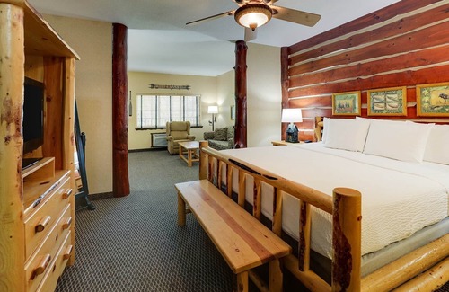 Johnston Hotel | Extended Stay King Suite Cottage, Stoney Creek Johnston, Free Hot Breakfast