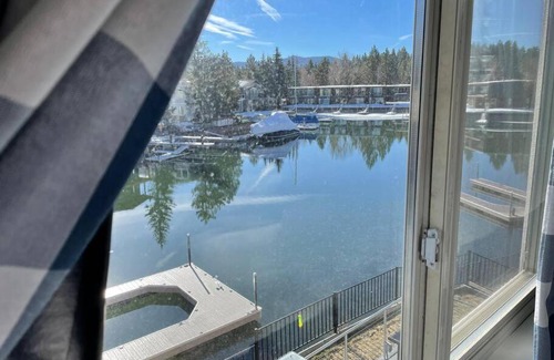 Tahoe Keys Villa | Extravagant living in the keys! SKI, SHOP, BOAT