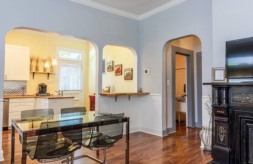 Madison House | Extremely clean! Beautiful Home 2 Blocks To Main St & 2 Blocks To The Ohio River