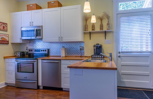 Madison House | Extremely clean! Beautiful Home 2 Blocks To Main St & 2 Blocks To The Ohio River