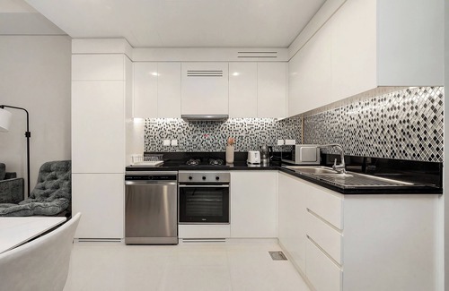 Sheikh Zayed Road Apartment | Extremely High 2BR in Aykon City Tower