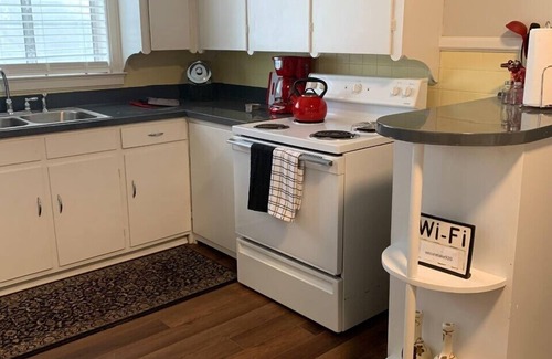 Centerville House | EZ - GO Lodging 3.7 mi Green Pond Landing(Lake Hartwell) Clemson Univ 15 mil.