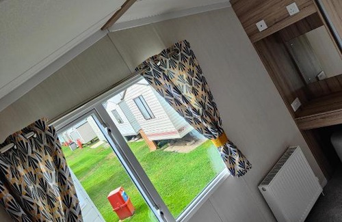 Sandown Resort | F14 Static Caravan, Fairway holiday park