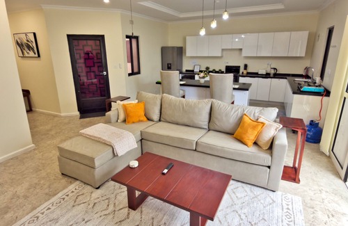 Cathedral Hill Apartment | F4 - Pool, Inverter, Gym, Pavilion, Wifi, Perfect for Kids - Ibex Meanwood!