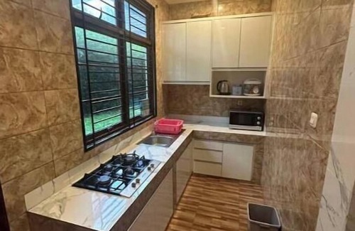 Cipanas Villa | (FA1-01A)Deluxe villa 5 Bedrooms with private pool