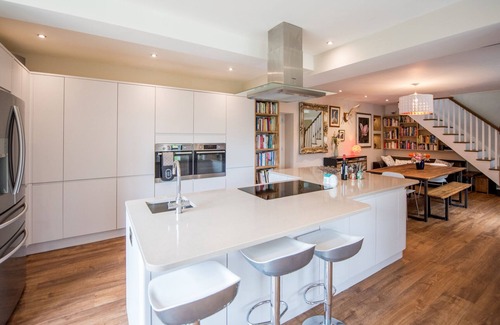 Braunton House | Fab big house near Devon’s surf beaches. Village centre and well equipped.