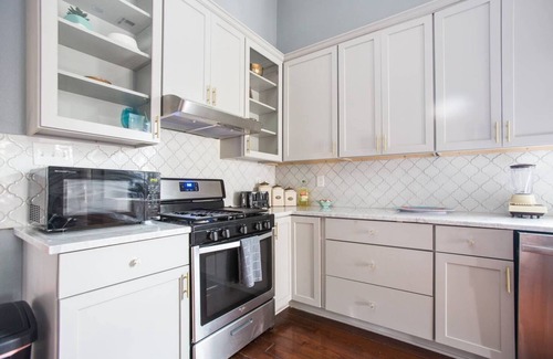 Irish Channel House | Fab Roomy Irish Channel Pad off Magazine Street