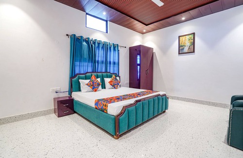 Faizabad Hotel | FabExpress Savitri Resort