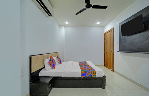 Bhopal Hotel | Fabexpress Square Inn