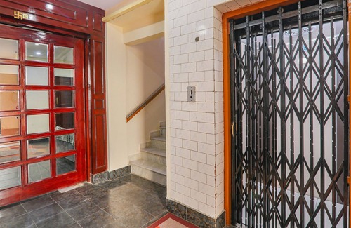 Hazratganj Hotel | Fabhotel Presidency Inn