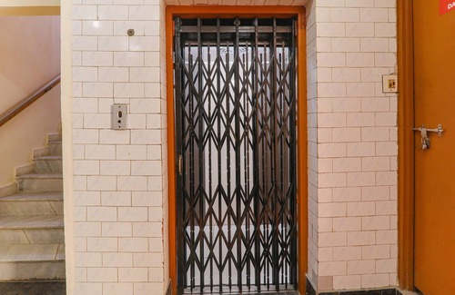 Hazratganj Hotel | Fabhotel Presidency Inn