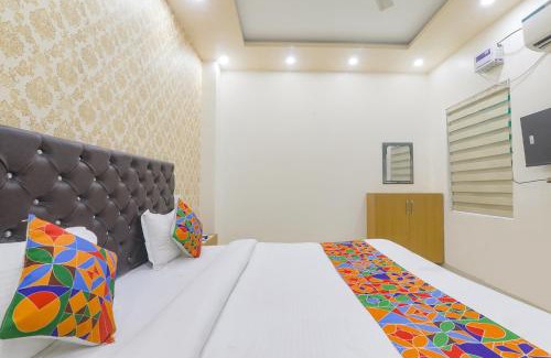 Sarnath Hotel | FabHotel US Inn