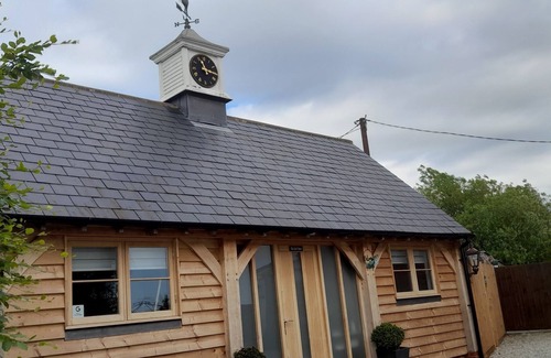 Preston House | Fabulous 2 bedroomed oak barn perfect for a country get-away.