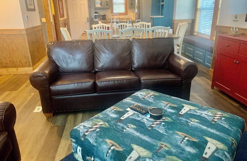 Branson Cottage | Fabulous 4BDR/3BA with Game Room! Great Amenities. Near Attractions.