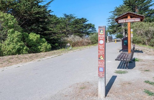 El Granada House | Fabulous Beach Get Away - Brand New Beach House