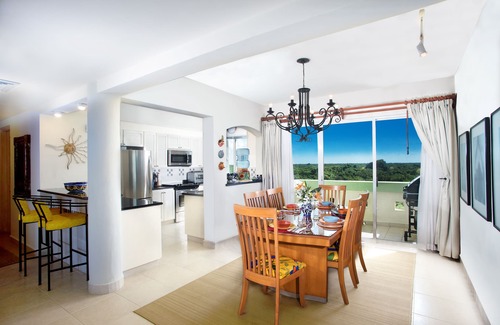 Zona Hotelera Norte Condo | Fabulous Beachfront Home-Family Friendly, Las Brisas 402 Reduc min stay 3 days n