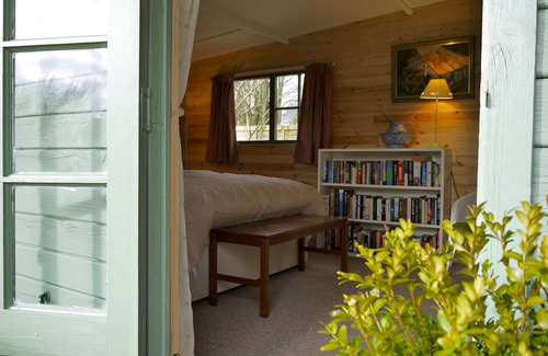 Brading Cabin | Fabulous bed and breakfast lodge with views of the marsh