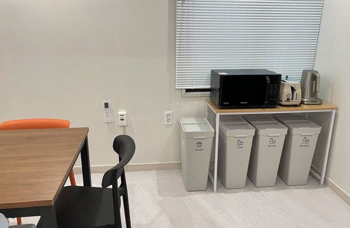 Jungang-dong House | Fabulous building with AC in vibrant Busan