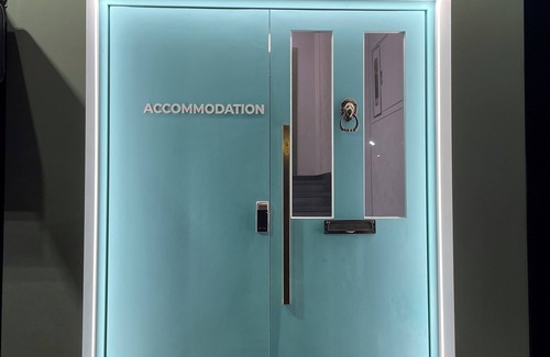 Jungang-dong House | Fabulous building with AC in vibrant Busan