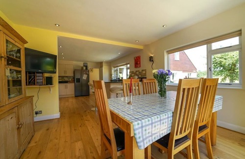 Langport House | Fabulous country retreat , lovely house , hot tub and set in beautiful gardens