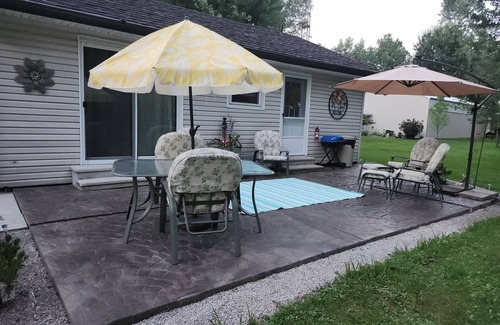 Gypsum House | Fabulous House with AC in Charming Castalia