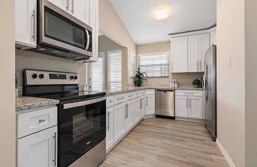 Latrium House | Fabulous single family home close to Mayo Clinic, shopping, restaurants and schools