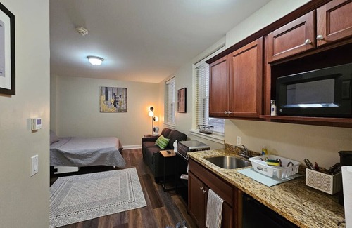 Champaign Apartment | Fabulous Stay at the Historic Inman - 203