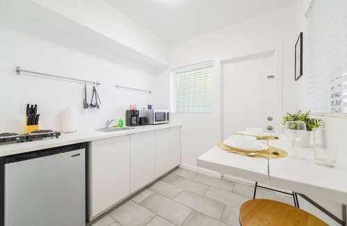 Northeast Miami Condo | Fabulous Studio 15 min from The Beach