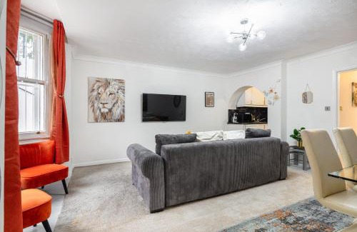 Chelsea Riverside Apartment | Fabulous Two Bed Apt in Heart of Chelsea - London