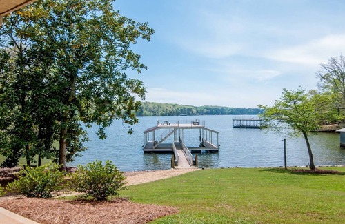 Gainesville House | Fabulous views on nice cove! Easy short walk to dock. Outdoor kitchen & fire pit
