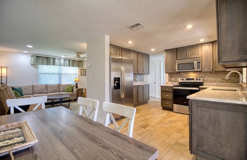 Hudson Beach Estates House | Fabulous Waterfront with Swimspa