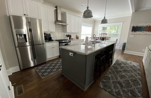 Villa Heights House | “Failte” Welcome. Only 2 miles from Spectrum Center with Noda and plaza close by