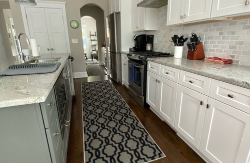 Villa Heights House | “Failte” Welcome. Only 2 miles from Spectrum Center with Noda and plaza close by