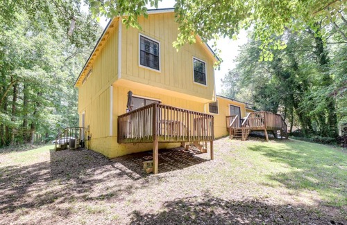 Fairburn House | Fairburn Home with 2 Decks, Grill and Outdoor Dining!