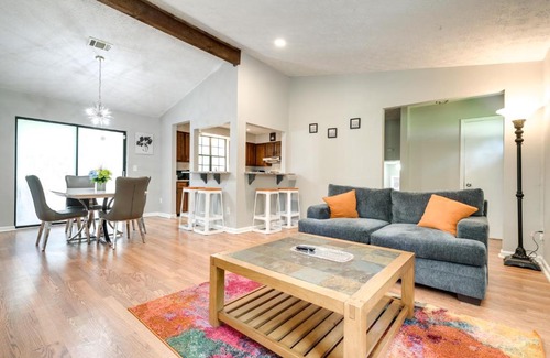 Fairburn House | Fairburn Home with 2 Decks, Grill and Outdoor Dining!